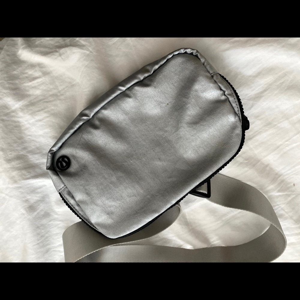Lululemon fanny pack